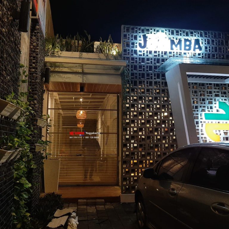 Rolling Door One Sheet Full Perforated di Jl Pakuningratan Yogyakarta