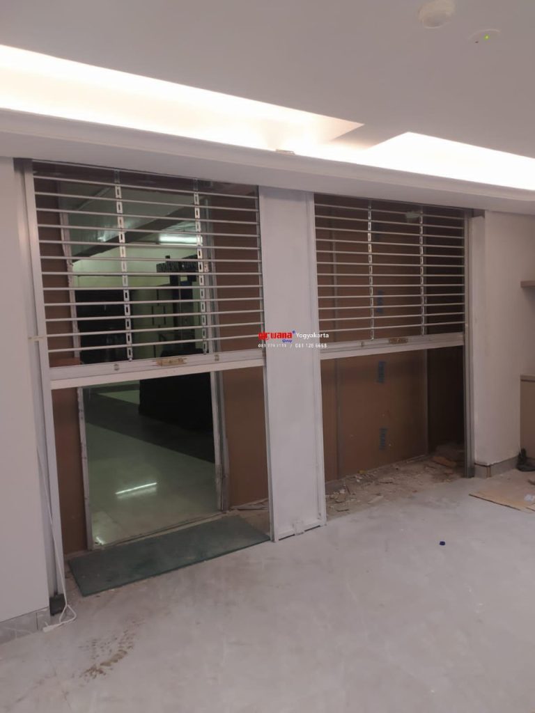 Instalasi Rolling Grille Aluminium di Hartono Mall Solo