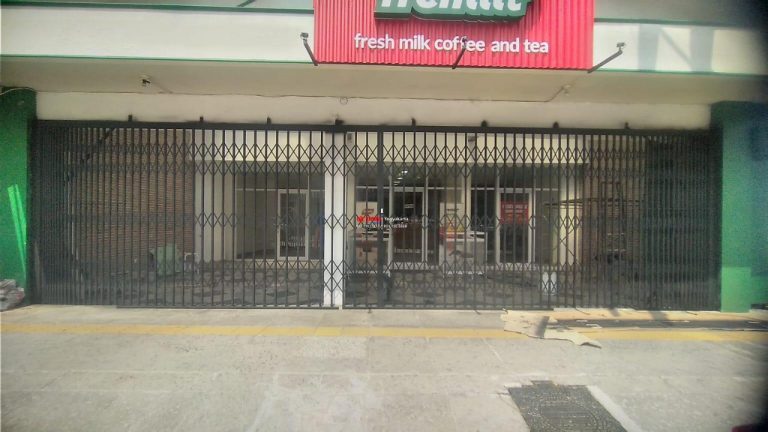 Pintu Harmonika Rasional C Tanpa Plat Daun di Jl KH Dahlan