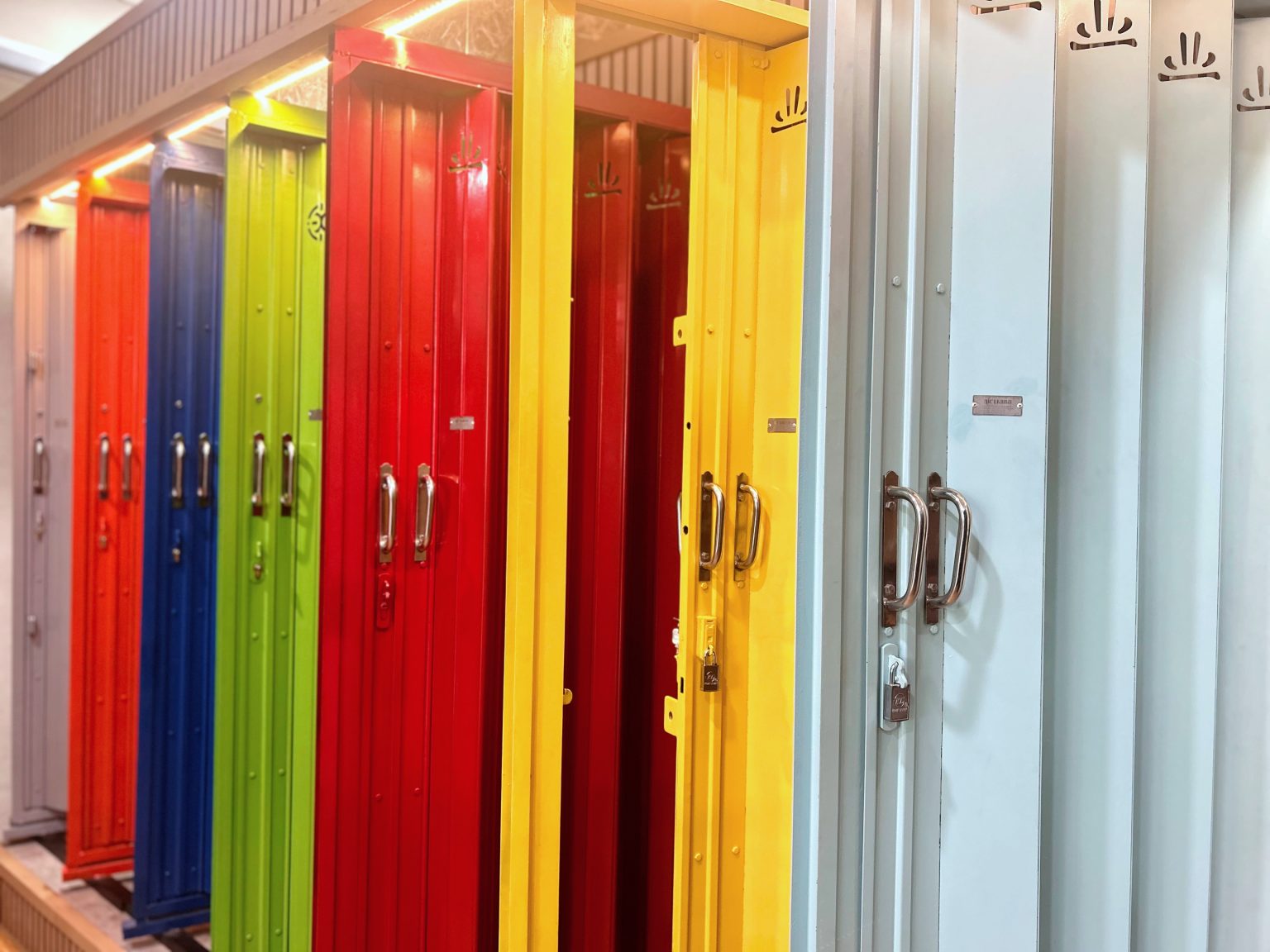 pintu harmonika surabaya